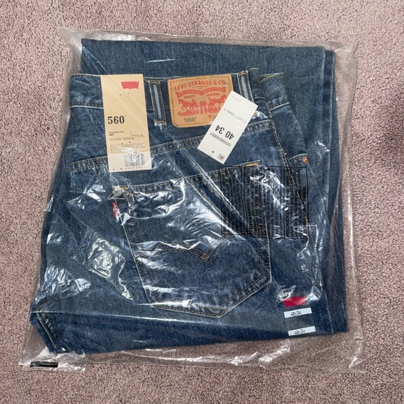 🌟NWT🌟 Men’s Levi Jeans Comfort Fit 560’s, 40x34 Dark Wash - Picture 4 of 8